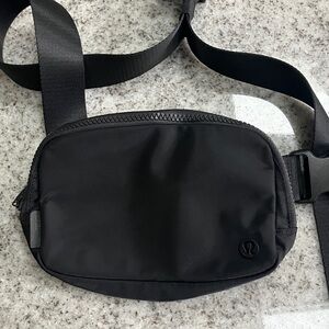 lululemon athletica Men's Black Belt Bag